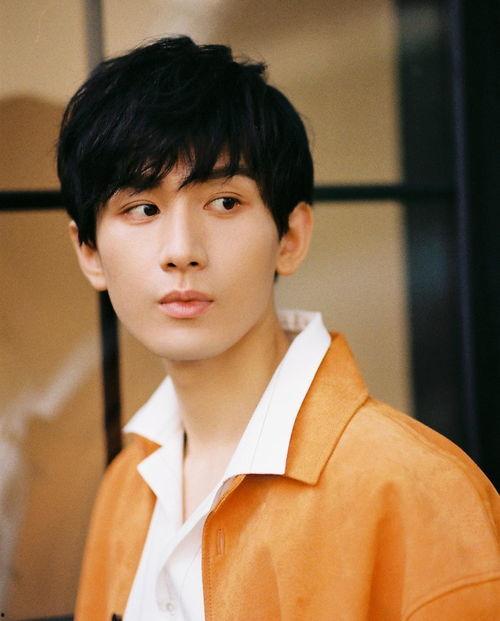 成毅恋情最新爆料图片,甜蜜同框引热议，细节揭秘恋情真相！”  第3张